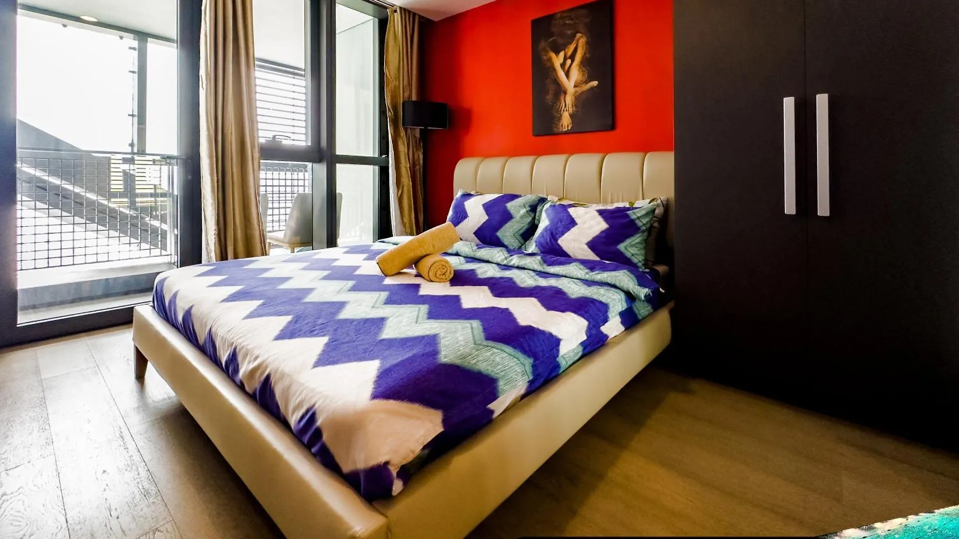 Aparthotel Century Spire Makati Makati City