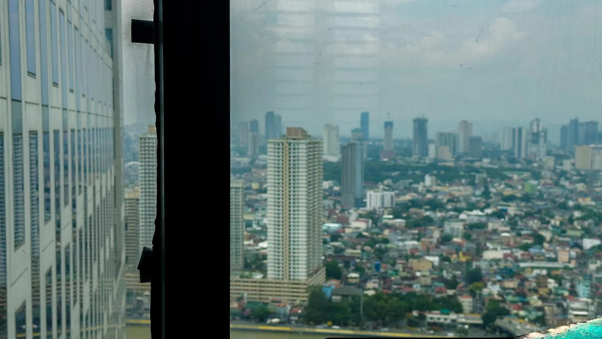 Century Spire Makati Aparthotel Makati City 0*,  Philippines